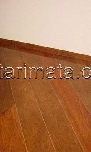 Assoalho de madeira maciça  Assoalho de madeira maciça