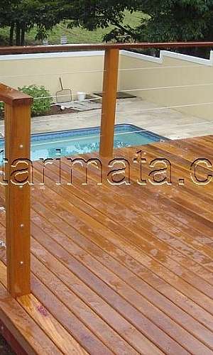 Deck para piscina de madeira Deck para piscina de madeira